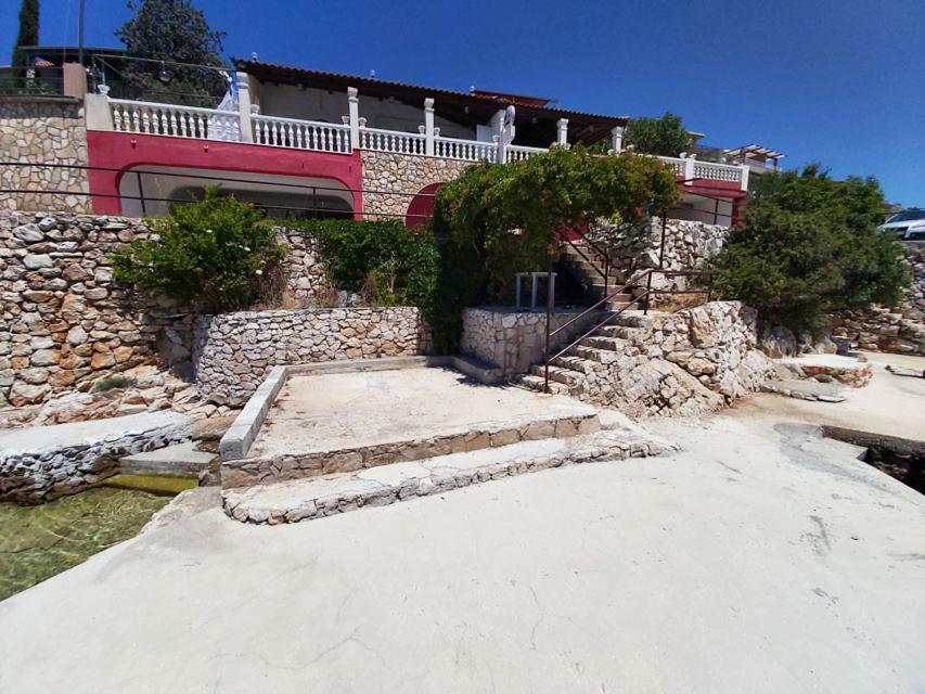 Apartments Carmen Vinišće Buitenkant foto