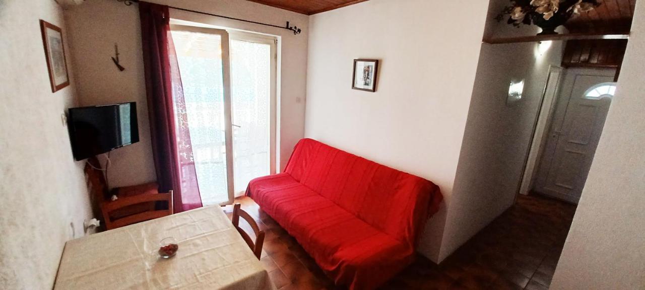 Apartments Carmen Vinišće Buitenkant foto