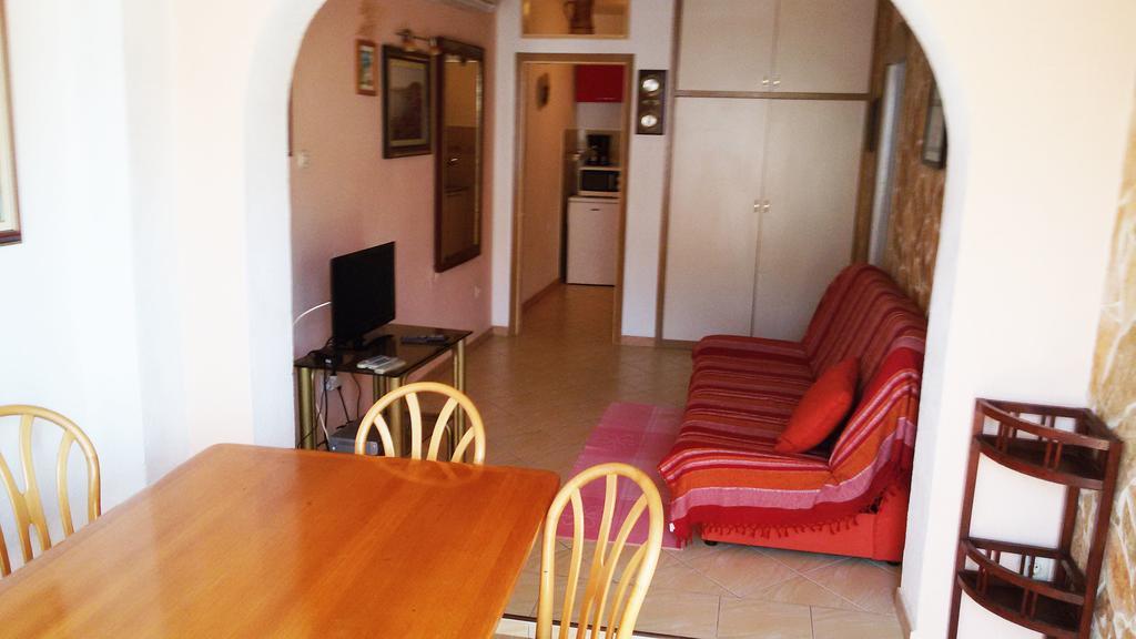 Apartments Carmen Vinišće Kamer foto