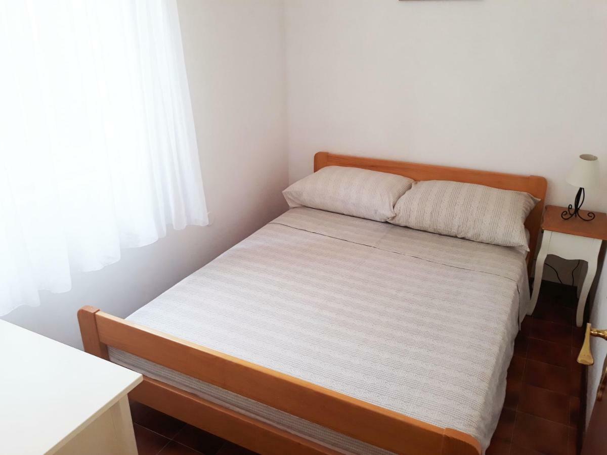 Apartments Carmen Vinišće Buitenkant foto